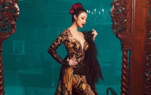 Jelang Nikah, Miss Grand 2016 Ariska Putri Dapat Hadiah Menyentuh dari Anne Avantie