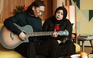 Umrah Bareng Suami, Melly Goeslaw Disebut Beruntung Karena Hal Ini