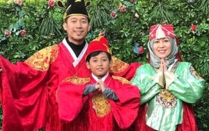 Kejutan Ulang Tahun tanpa Persiapan, Denny Cagur Beri Hadiah Sang Istri Bukti Transfer