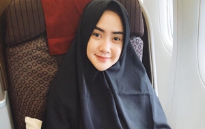 Pulang Umrah, Penampilan Cita Citata Pakai Hijab Sukses Pukau Warganet