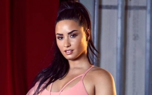 Jadi Bridesmaid di Pernikahan Sahabat, Kecantikan Demi Lovato Bikin Kagum