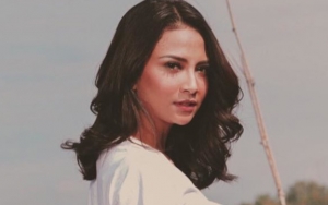 Jadi Tersangka, Vanessa Angel Ngaku Tertekan Sambil Menahan Tangis