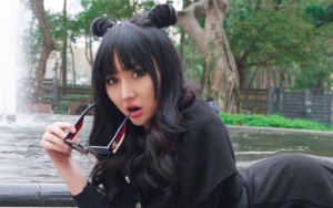 Lucinta Luna Pose Mirip Lisa Black Pink, Netter: Dunia K-Pop Berduka