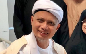 Makin Sehat, Ustaz Arifin Ilham Tampak Semringah Ikut Salat Subuh Berjamaah di Malaysia