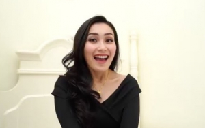  Pamer Busana Mewah Hingga Gaya Ala Korea, Ayu Ting Ting Malah Disuruh Ngaca