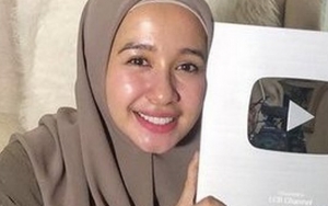 Dicium Bocah Lucu Ini, Laudya Cynthia Bella Didoakan Segera Hamil                                   