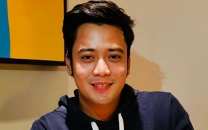 Kriss Hatta Umbar Foto Ganteng Hingga Berendam Topless, Netter: Hilda Ga Nyesel?