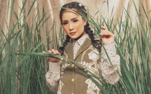 Disangka Daster, Dress Motif Bunga yang Dikenakan Nagita Slavina Harganya Segini 
