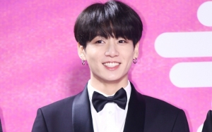 Jungkook BTS Kocak Bergaya Sok Keren Lip sync Lagu 'Scenery' V dan 'Promise' Jimin