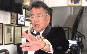  Hotman Paris Ngaku Playboy Pernah Kencani 2 Bule Sekaligus, Tapi Sayang Istri dan Ogah Poligami