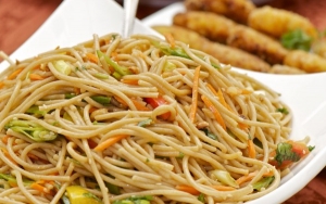 Siu Mie Hadir Mewarnai Meja Makan saat Imlek