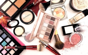 Gunakan Make up yang Mengandung Mineral