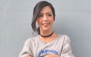 Yeslin Wang Tetap 'Romantis' Bareng Delon Thamrin Eks Suami di Perayaan Imlek