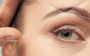 Threading, Mencabut Bulu Halus dengan Benang