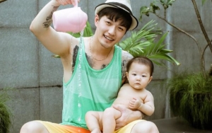 Lee Jeong Hoon 'Diporoti'  Bayinya Rp 15 Juta Hanya Dalam Waktu Satu Jam