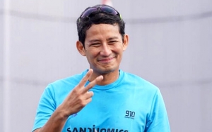 Sandiaga Uno Diteriaki dan Disambut Banyak Poster Jokowi Saat Kunjungan ke Kampung Laweyan Solo