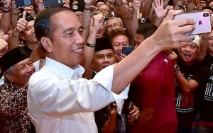 Jokowi Kaget Didukung Alumni Tempat Sandiaga Sekolah: Kok yang Didukung Saya?