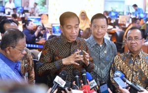 Jokowi Minta Masyarakat Bersyukur Meski Angka Pertumbuhan Ekonomi Masih Jauh Dari Janjinya
