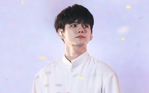 Ong Sung Woo Bikin Heboh Unggah Foto Pamer Abs Sambil Basah-Basahan Saat Liburan