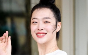Sulli Dipuji Cantik dan Disebut Mirip Victoria di Iklan Kosmetik Ini