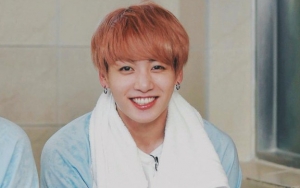 Kegantengan Jungkook BTS Tahan Lama Meski Kena Air