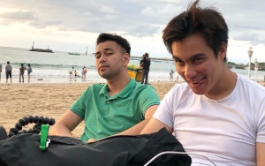  Raffi Ahmad-Baim Wong Menggila di Bali, Pose Kemayu Pakai Kemben Bikin Geli