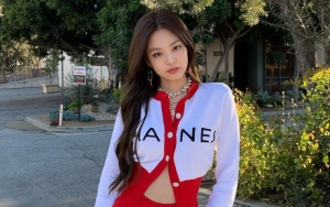 Jennie Black Pink Pamer Jadi Model Brand Kosmetik, Jempol Hilang Curi Fokus