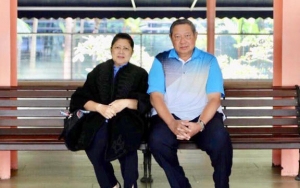 SBY Setia Dampingi Ani Melakukan Pengobatan di Singapura