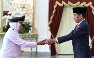 Jokowi Resmi Lantik Khofifah dan Emil Dardak Jadi Gubernur-Wagub Jatim