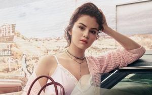 Tubuh Selena Gomez Terlihat Makin Berisi di Foto-Foto Seksi Berikut Ini