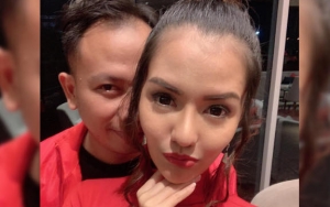 Kehidupan Kontroversi Vicky Prasetyo tak Masalah Bagi Anggia Chan, Sudah Jadi Budak Cinta?
