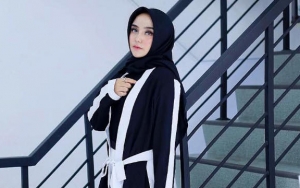Kini Dilepas, Yuk Intip Lagi 8 Potret Cantik Salmafina Sunan Saat Masih Berhijab