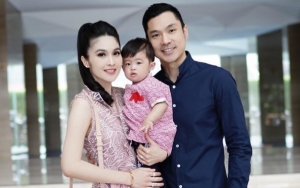 Suami Sandra Dewi Bak Pangeran di 'Foto Terlarang', Hobi Minum Pakai Tangan Kiri?