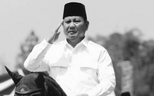 Datang ke Surabaya, Prabowo Disambut Aksi Massa Pendukung Jokowi