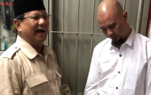 Berada di Surabaya, Prabowo Subianto Kunjungi Langsung Ahmad Dhani di Rutan Medaeng