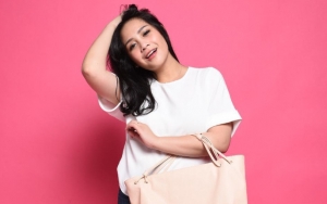 Nagita Slavina Pamer Gendong Keponakan Cantik, Netizen Tagih Adik Perempuan Untuk Rafathar
