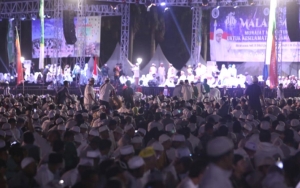 Habib Rizieq Ceramah Soal 'Penegakan Hukum Suka-Suka' di Munajat 212, Singgung Anak Cukong Naga 