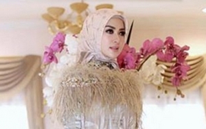 Ucap Selamat ke Syahrini Unggah Foto Ini, Hengki Kawilarang Bocorkan Gaun Pengantin?