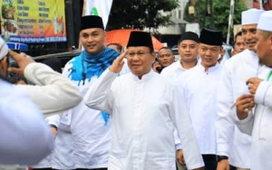 Doakan Prabowo Menang, Bocah Kelas 3 SD Sumbang Tabungan Hasil Jualan Permen