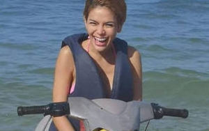  Umbar Aurat Saat Naik Jetski, Nikita Mirzani Dilamisi Netter