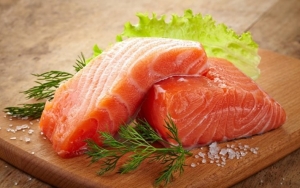 Hindari Salmon setelah Minum Obat