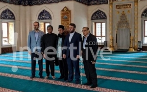  Video Ayah Reino Barack & Quraish Shihab Tiba di Masjid Jepang Lokasi Pernikahan Syahrini