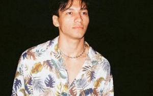  Pose Di Depan Tebing, Chico Jericho Komentari Foto Liburan Jefri Nichol