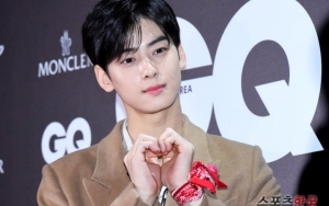 Cha Eunwoo Pra Debut Bikin Pangling, Nyaris Tak Dikenali Hingga Dikira Cewek