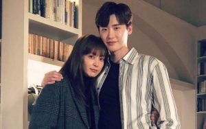 Lee Jong Suk Baper Dapat Kejutan Manis Ini dari Lee Na Young Sebelum Wamil