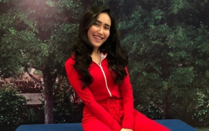   Ayu Ting Ting Pasang Muka 'Jutek' Dipaksa Ganti Rambut Pirang, Fans Ngotot Tetap Cantik Alami
