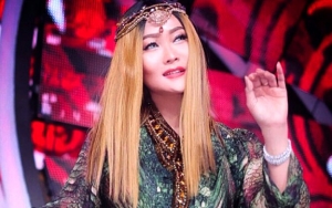  Pakai Riasan Ini, Make Up Inul Daratista Dikritik Menyeramkan