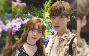 Ahn Jae Hyun Diduga Promosikan Novel Ku Hye Sun, Fans Ribut Minta Posting Foto Selfie Bareng