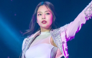 Jennie Black Pink Dipuji Cantik Sempurna Meski Pose di Semak-Semak