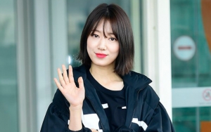 Park Shin Hye Sumringah Berangkat ke Paris, Dipuji Makin Imut dengan Rambut Pendek